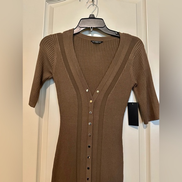 SOLD OUT - Picture 3 of 4